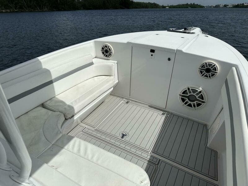 2003 Intrepid 32