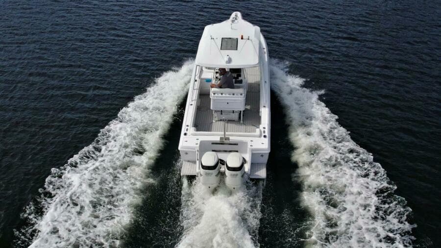 2003 Intrepid 32