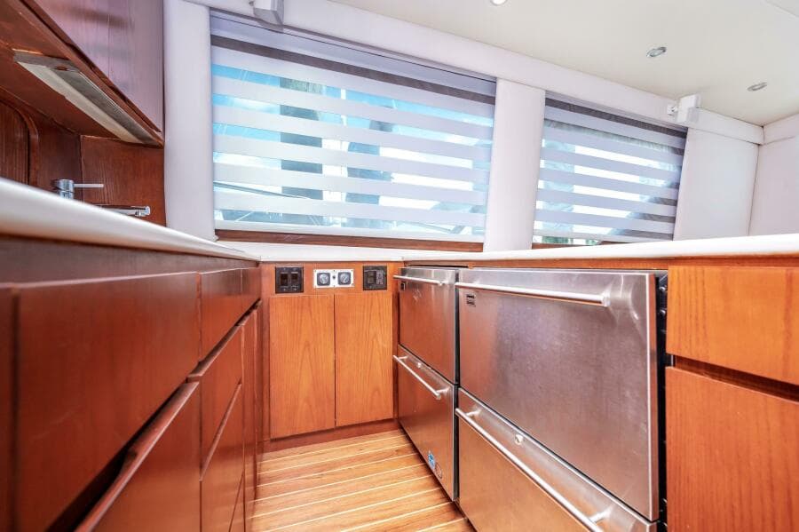 1992 Hatteras 52 Convertible