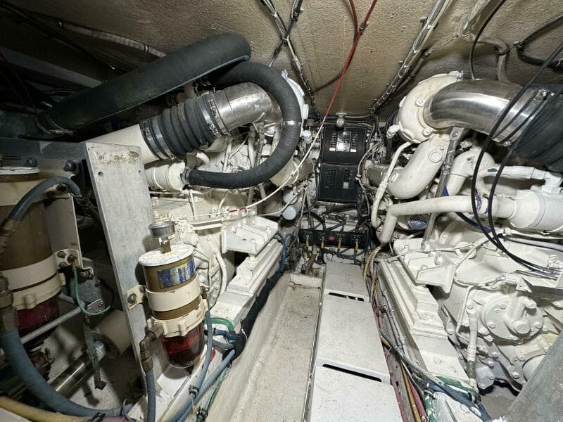 1992 Hatteras 52 Convertible