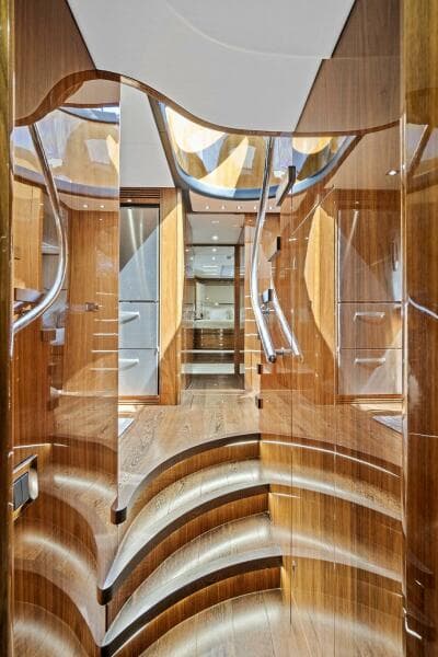 2017 Sunseeker 68 Sport Yacht