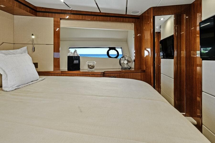 2017 Sunseeker 68 Sport Yacht