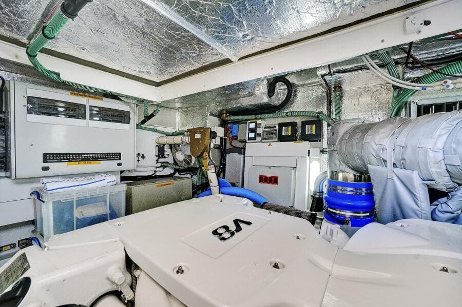 2017 Sunseeker 68 Sport Yacht