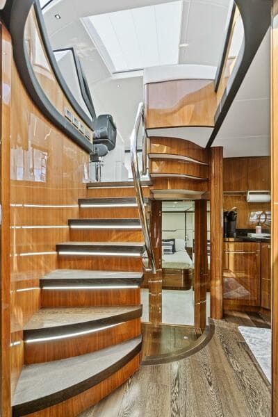2017 Sunseeker 68 Sport Yacht