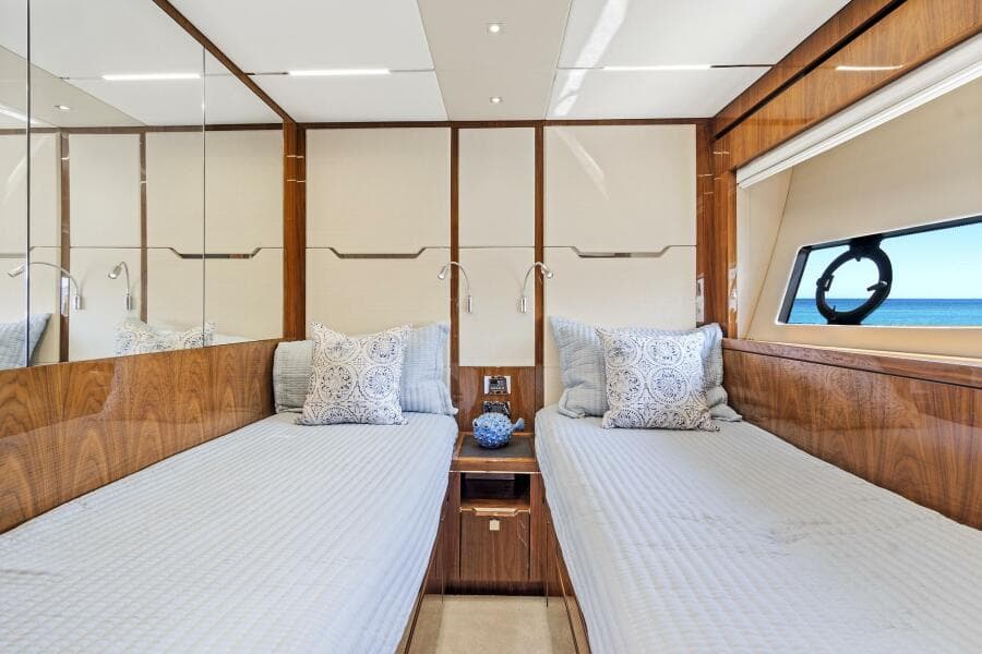 2017 Sunseeker 68 Sport Yacht