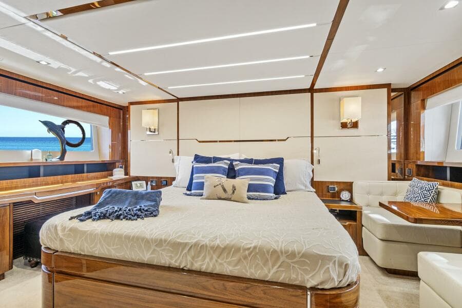 2017 Sunseeker 68 Sport Yacht