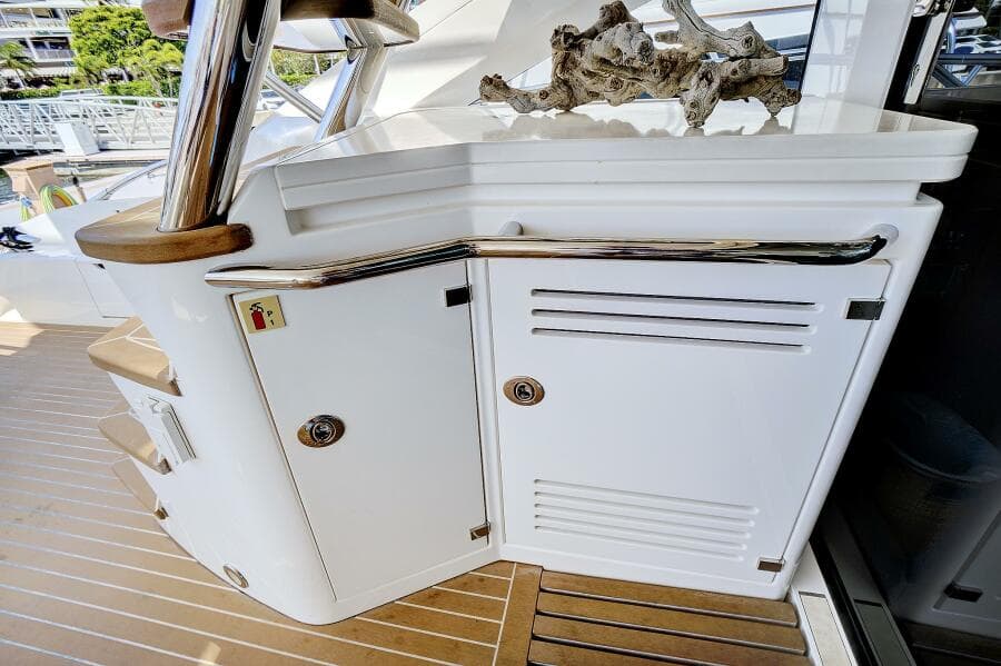 2017 Sunseeker 68 Sport Yacht
