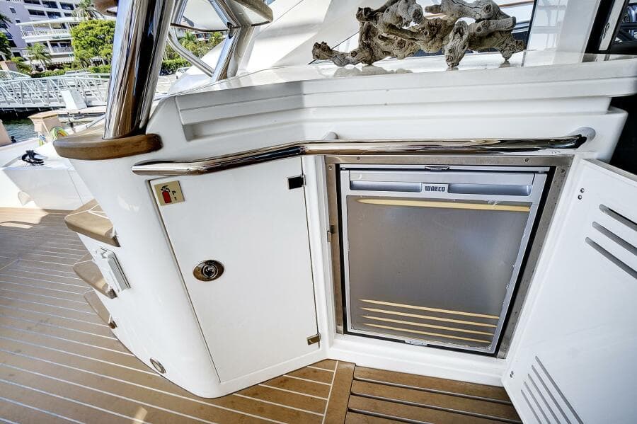 2017 Sunseeker 68 Sport Yacht