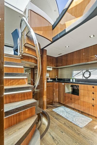 2017 Sunseeker 68 Sport Yacht