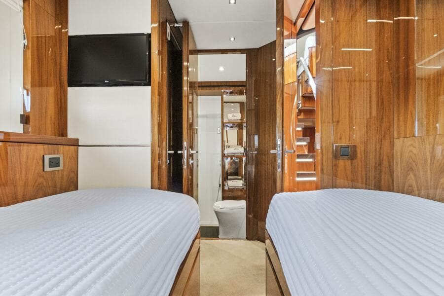 2017 Sunseeker 68 Sport Yacht
