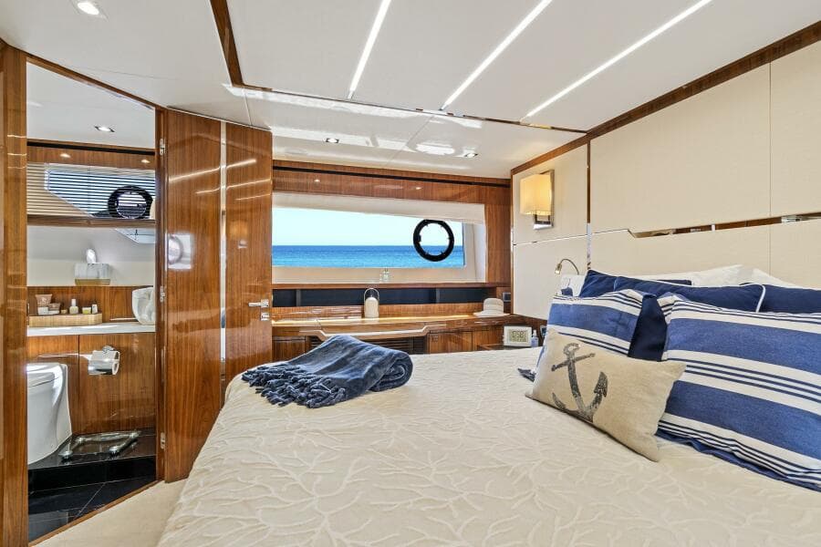 2017 Sunseeker 68 Sport Yacht