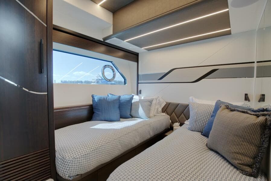 2023 Sunseeker Sport Yacht