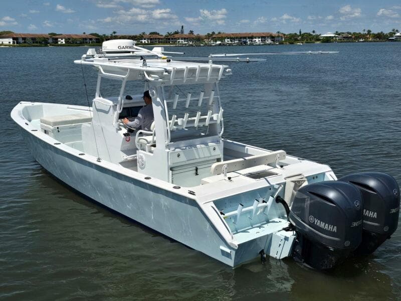 2012 Contender Custom 33 Center Console