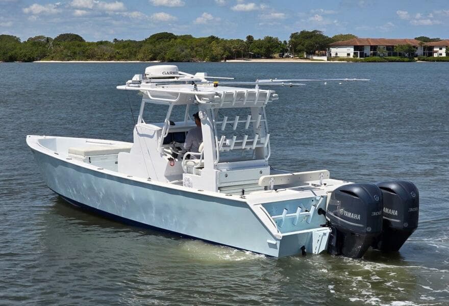 2012 Contender Custom 33 Center Console