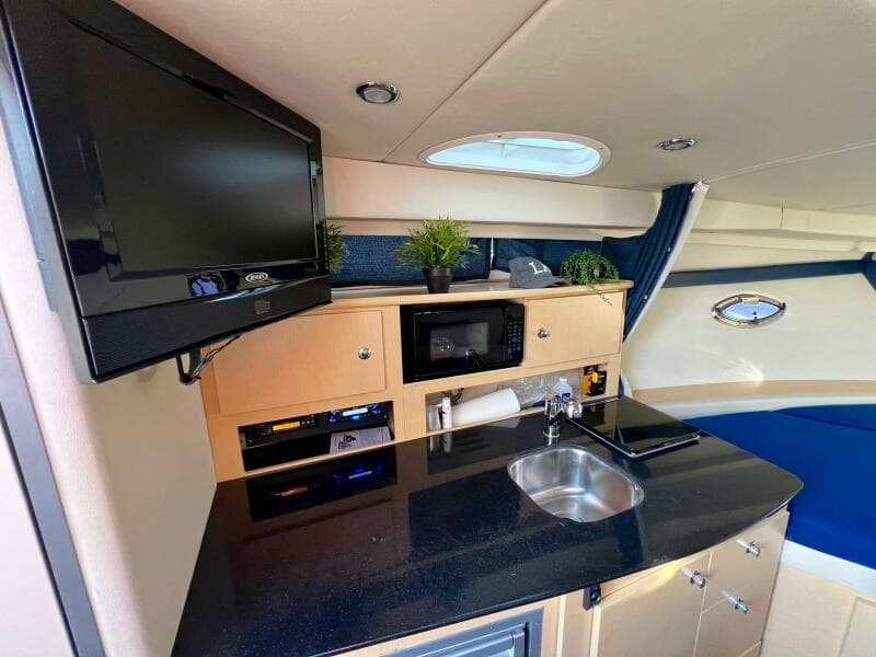 2012 Bayliner 335