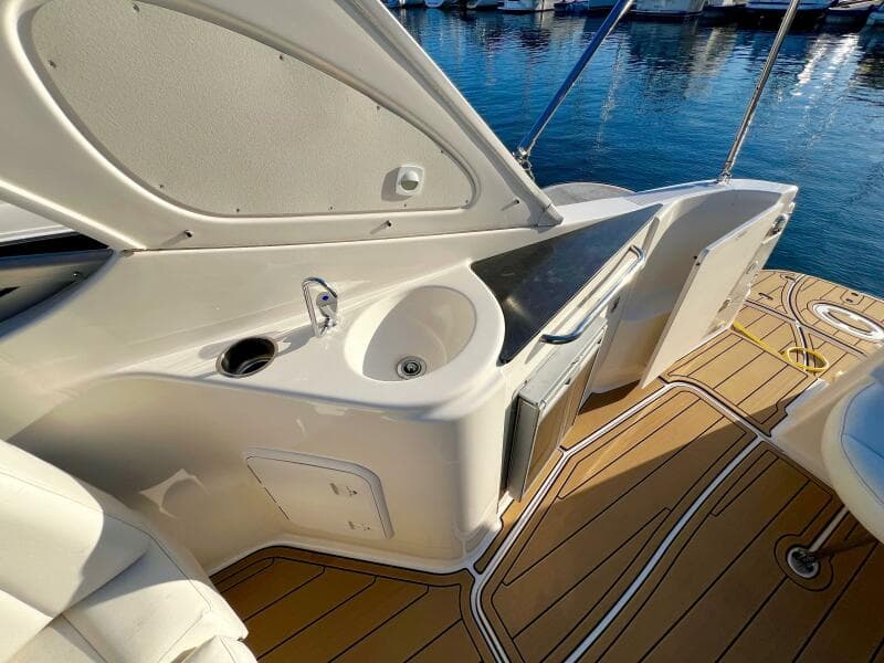 2012 Bayliner 335