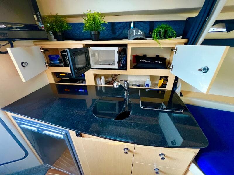 2012 Bayliner 335