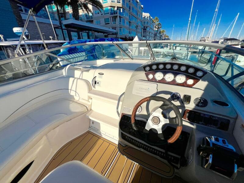 2012 Bayliner 335