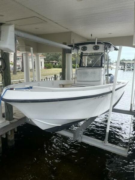 1992 Mako 221 CC