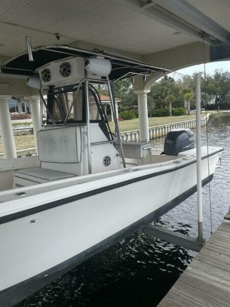 1992 Mako 221 CC