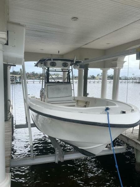 1992 Mako 221 CC