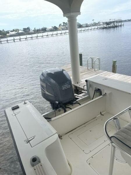 1992 Mako 221 CC