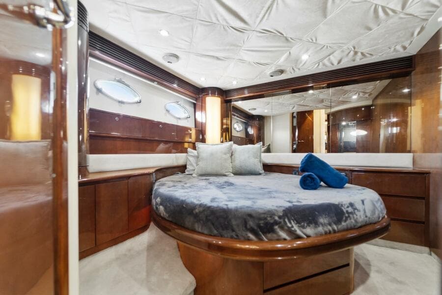 2002 Princess V65