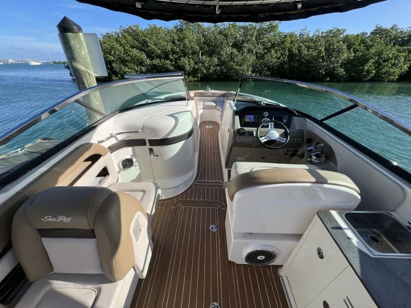 2012 Sea Ray 300 SLX