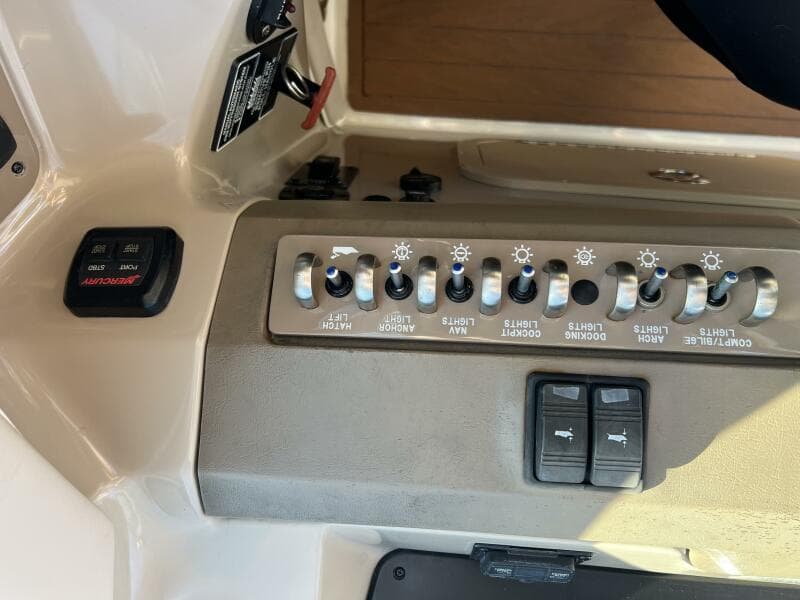 2012 Sea Ray 300 SLX