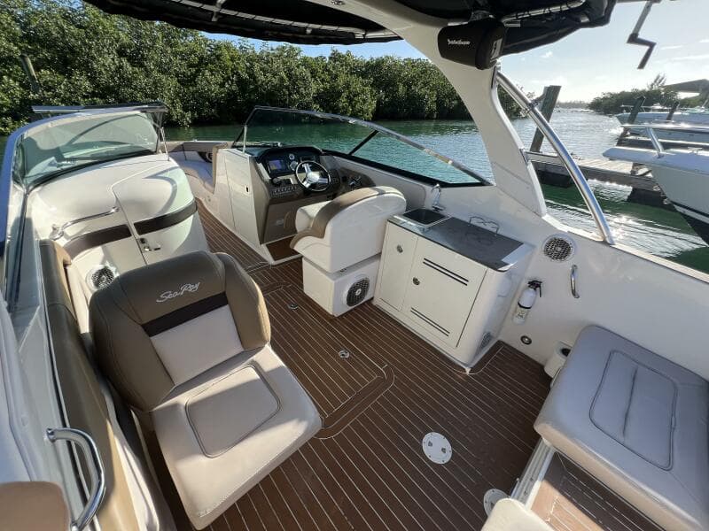 2012 Sea Ray 300 SLX