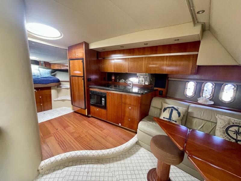 2006 Cruisers Yachts 420 Express