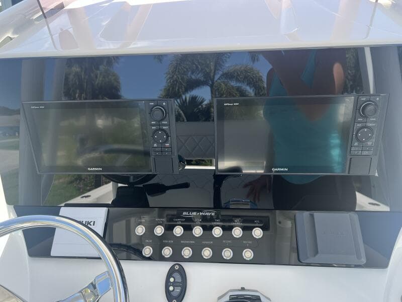2019 Blue Wave 2800 Pure Hybrid