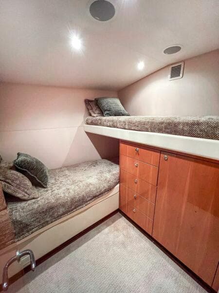 2007 Hatteras 68 Convertible
