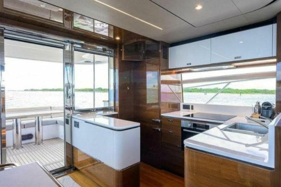 2019 Princess F62