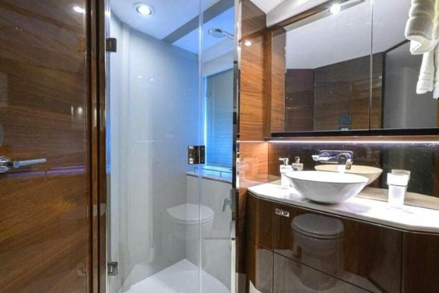 2019 Princess F62