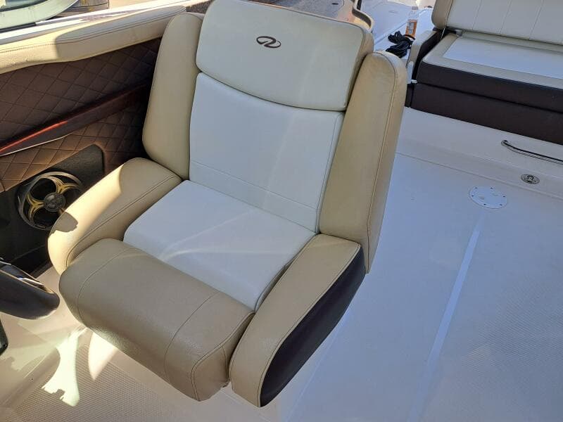 2014 Regal 2700 Bowrider