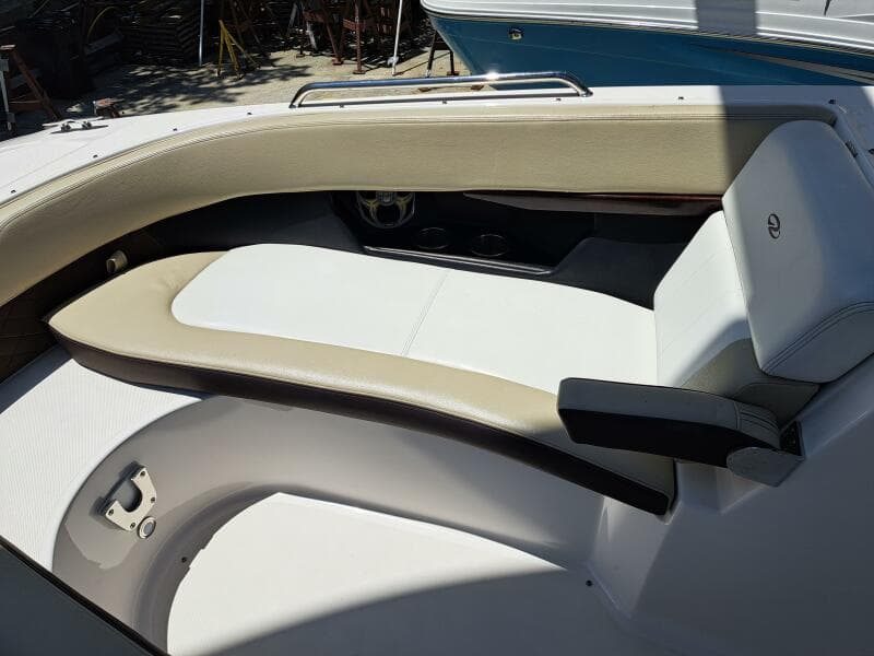 2014 Regal 2700 Bowrider