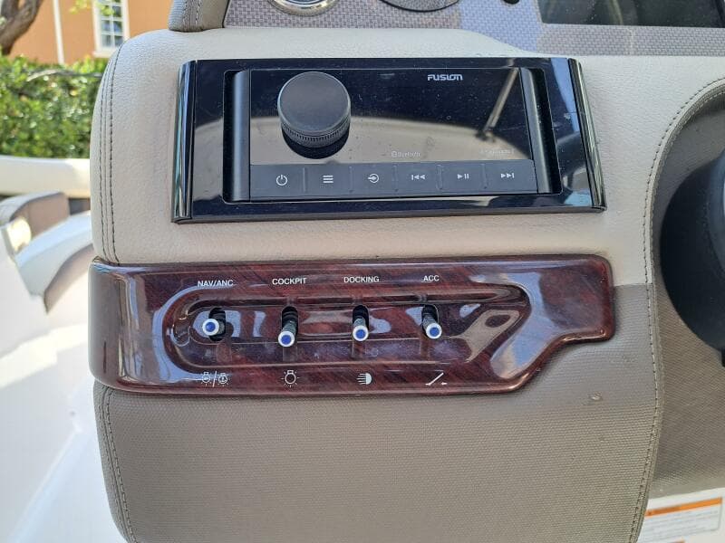 2014 Regal 2700 Bowrider