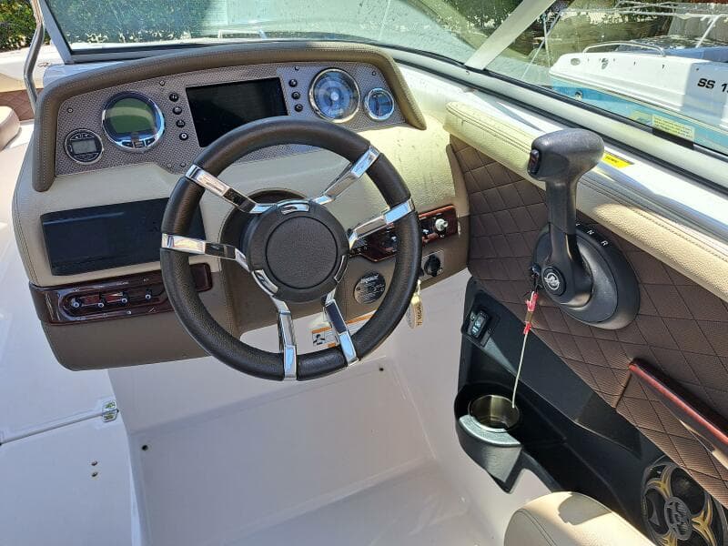 2014 Regal 2700 Bowrider