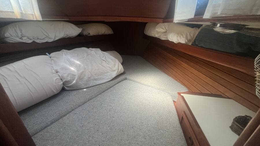 1981 Cape Dory 