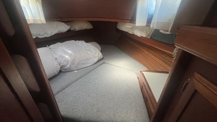 1981 Cape Dory 