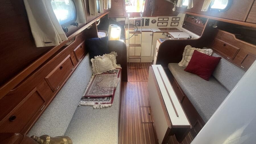 1981 Cape Dory 