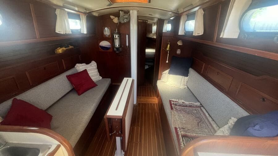 1981 Cape Dory 