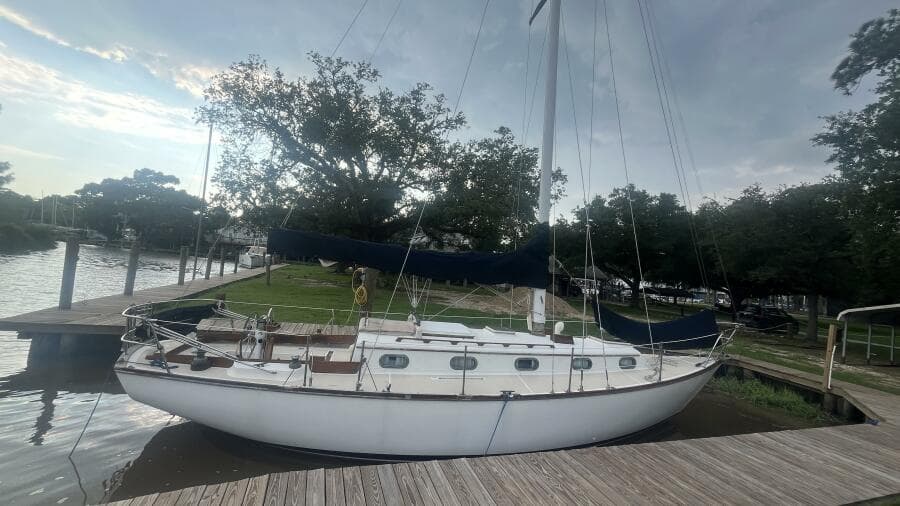 1981 Cape Dory 