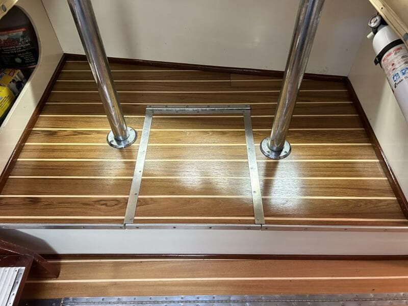 1962 Matthews 42 Double Cabin