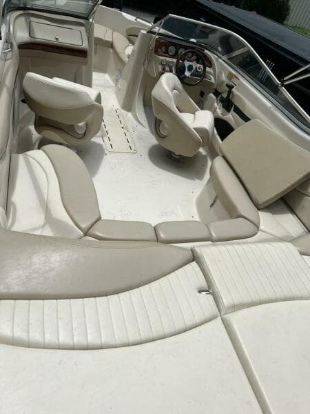 2005 Glastron GX235