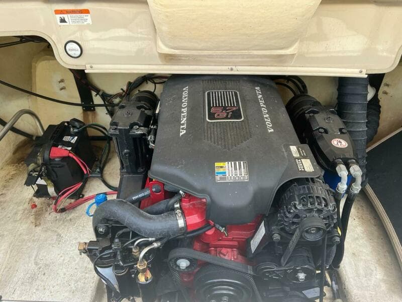 2005 Glastron GX235