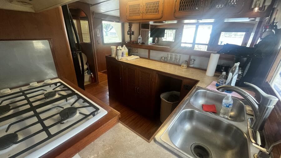1986 Marine Trader Med Yacht 62 Yachtfish