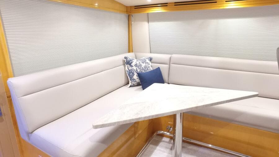 2006 Hatteras 68 Convertible