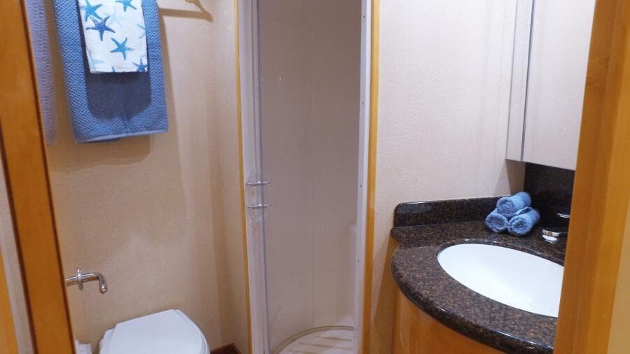 2006 Hatteras 68 Convertible
